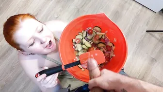 Salade de concombre méditerranéenne cuite au sperme