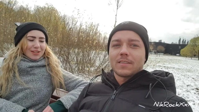 Scène torride de ramassage en russe avec une bombe sexuelle