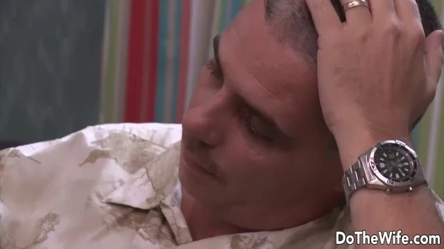 Mason Moore épouse coquine séduit son mari avec passion