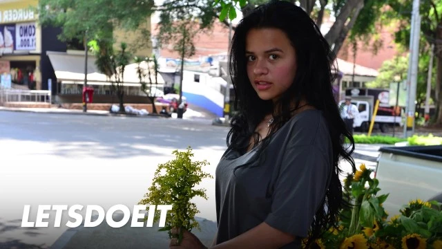 Selena Gomez MILF latine prend du plaisir profondément