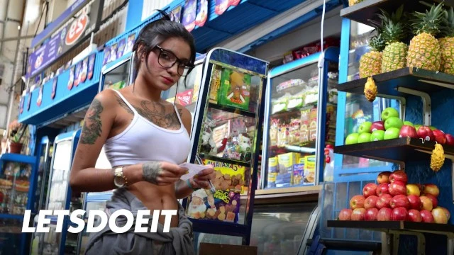 Marly Romero, gros seins, baise intense avec queue énorme - vidéo XXX