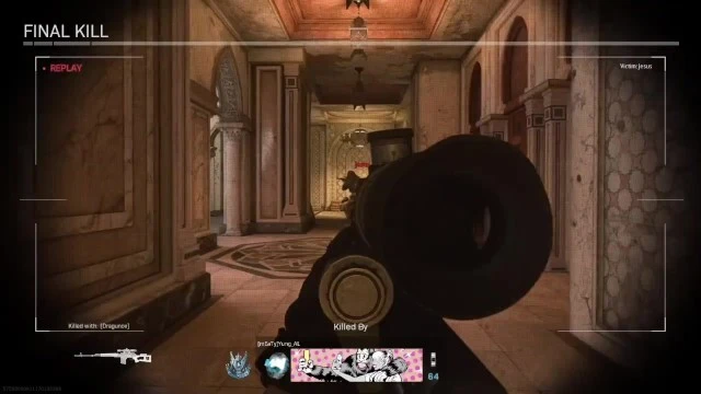 Étalon dominant baise deux filles enchaînées sans pause