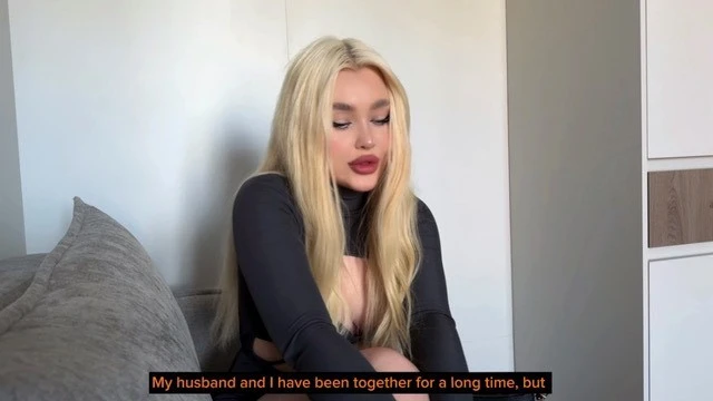 Unfaithful mom fucks the delivery man while her husband is in a 4K bath