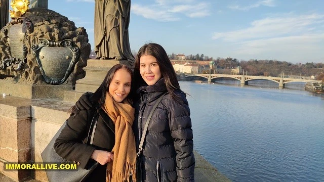 Belle-fille enceinte offre un concours chaud à Noël !
