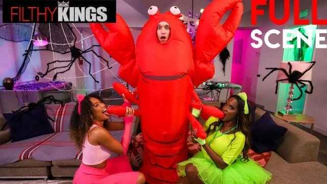 Trio torride d'Halloween : copine noire et belle-mère coquines