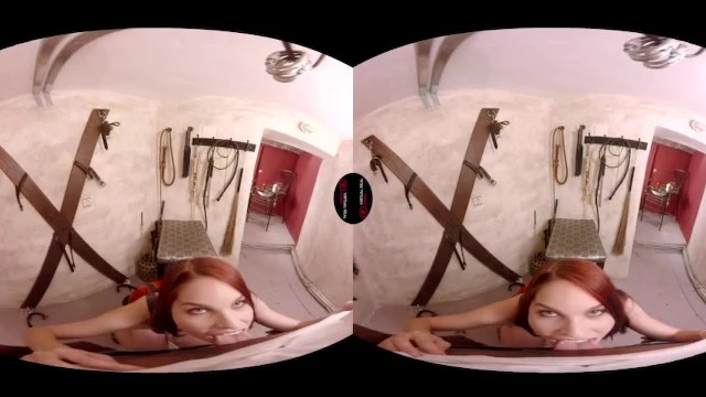 Esclave soumise offre son corps dans une scène torride