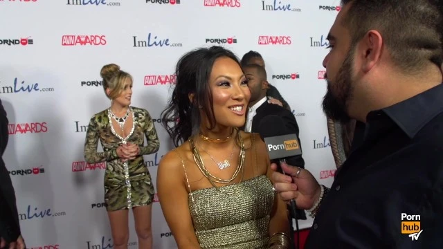 Asa Akira interview AVN 2015 - PornhubTV tapis rouge exclusif
