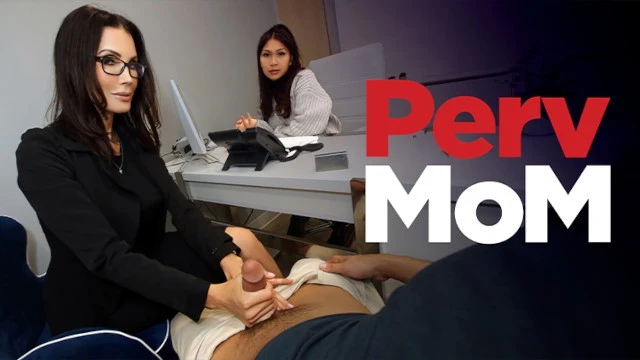 "Max Dévore sa Belle-Mère Shay : Initiation Coquine au Travail"