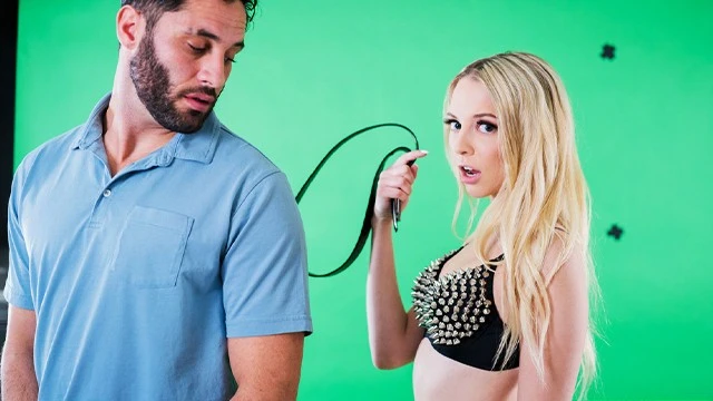 "Fellation intense : elle avale sa bite jusqu'au fond avec passion"