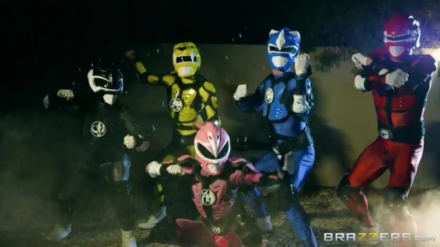 "Power Bangers 2 : Parodie XXX Hardcore et Intense"