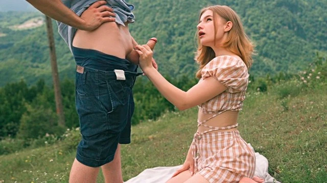 "Scène de sexe torride dans une voiture - Plaisir intense"