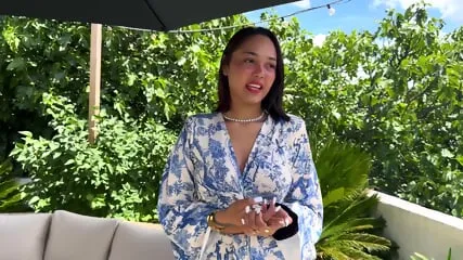 "Elektra French: hot scene with a French bomb"