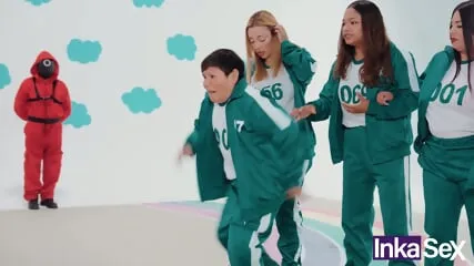 Squid Game XXX - Vitoria Beatriz nella finale della finale