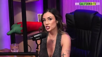 "Esclave sexuel soumis au piétinement - Fétichisme intense"