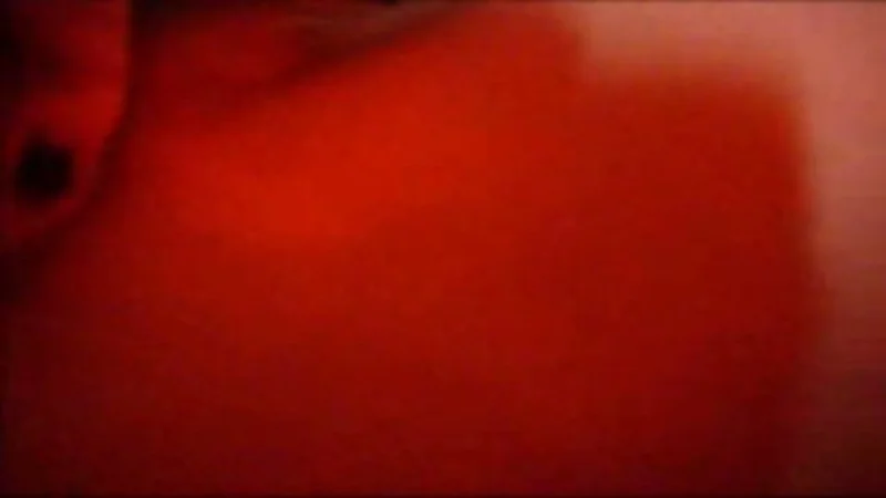 "Femme amateur chatte humide jouit seule"